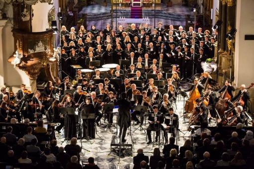 Brucknerovy kompozice rozjasnily závěr Velikonočního festivalu