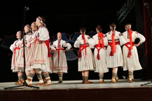 Folklorní soubor Javorník Brno: Zpívání u cimbálu
