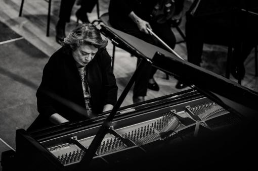 Blíží se závěr cyklu Beethovenových klavírních koncertů s Elisabeth Leonskou