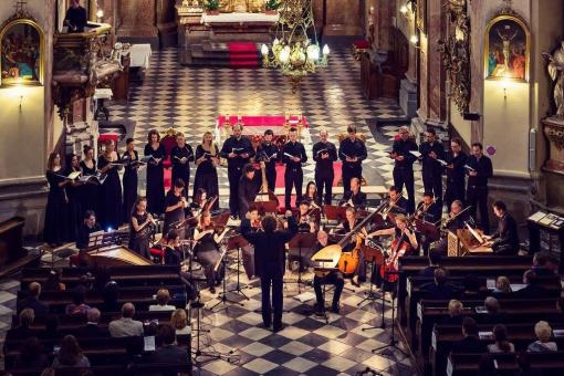 Vánoční koncert Czech Ensemble Baroque můžete sledovat dnes večer online