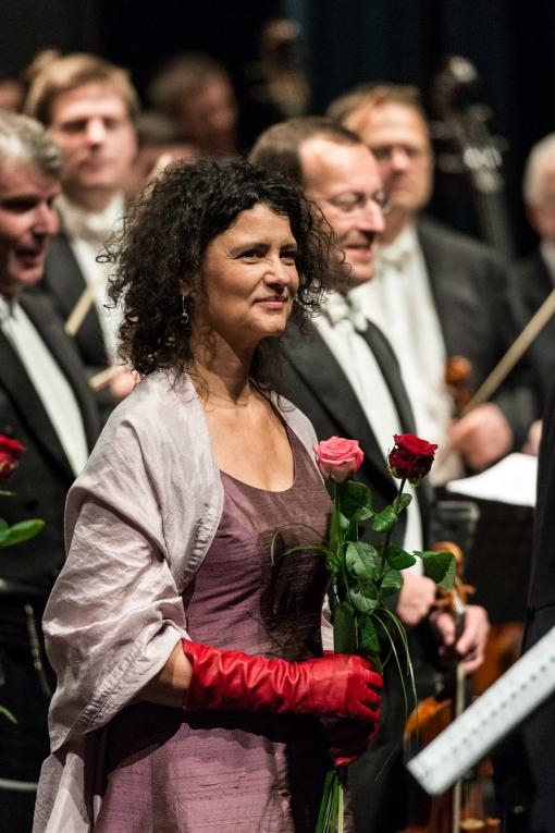 Filharmonie Brno uvádí jeden z vrcholů sezony: Schnittkeho faustovská kantáta a Iva Bittová
