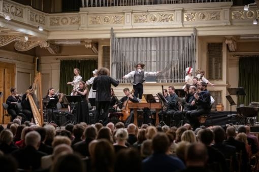 Vánoční koncert Czech Ensemble Baroque s famfrnochy proběhne dnes