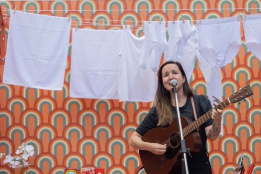 Sarah MacDougall: Hudba může lidem pomáhat 
